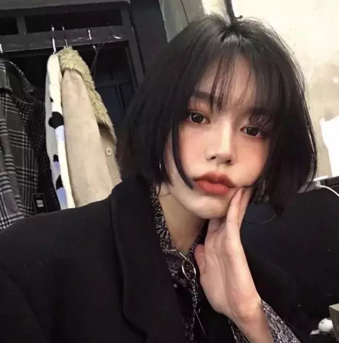 《阿凡隆高中》封面